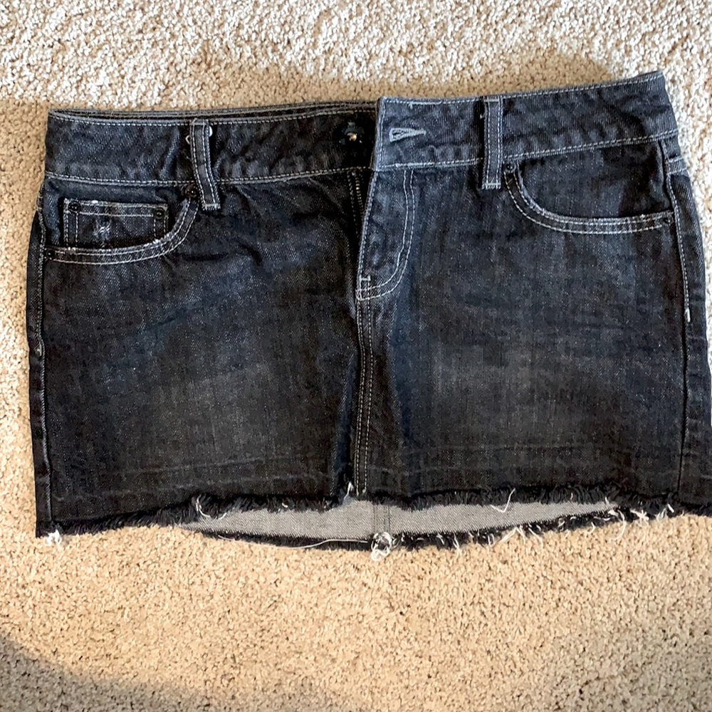Bullhead dark wash jean skirt
